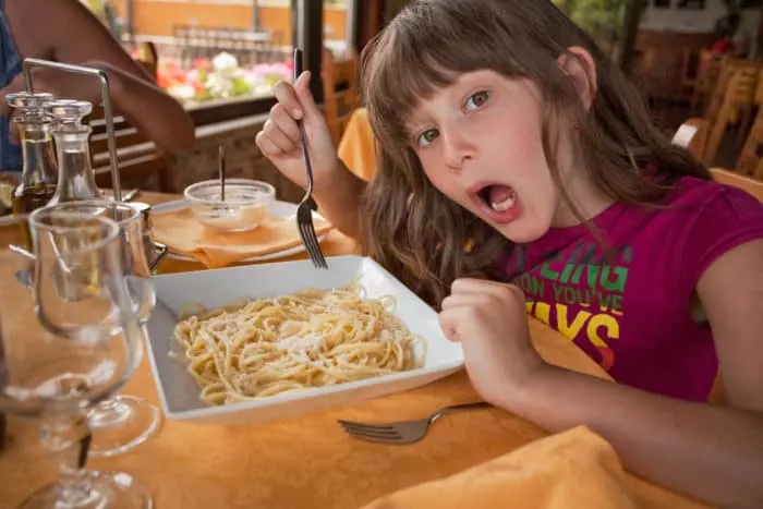 kids eat free pasta