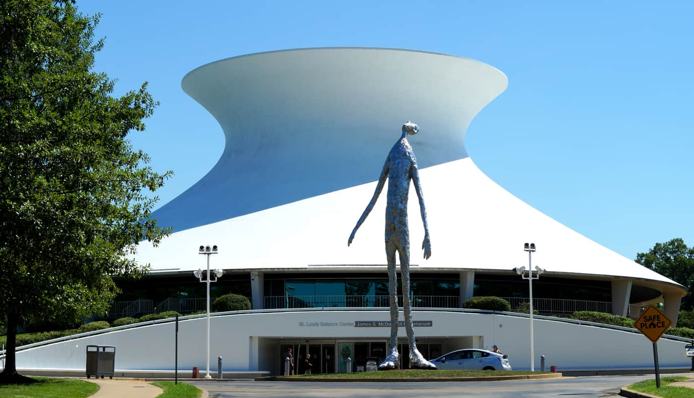 exterior Saint Louis Science Center plantarium