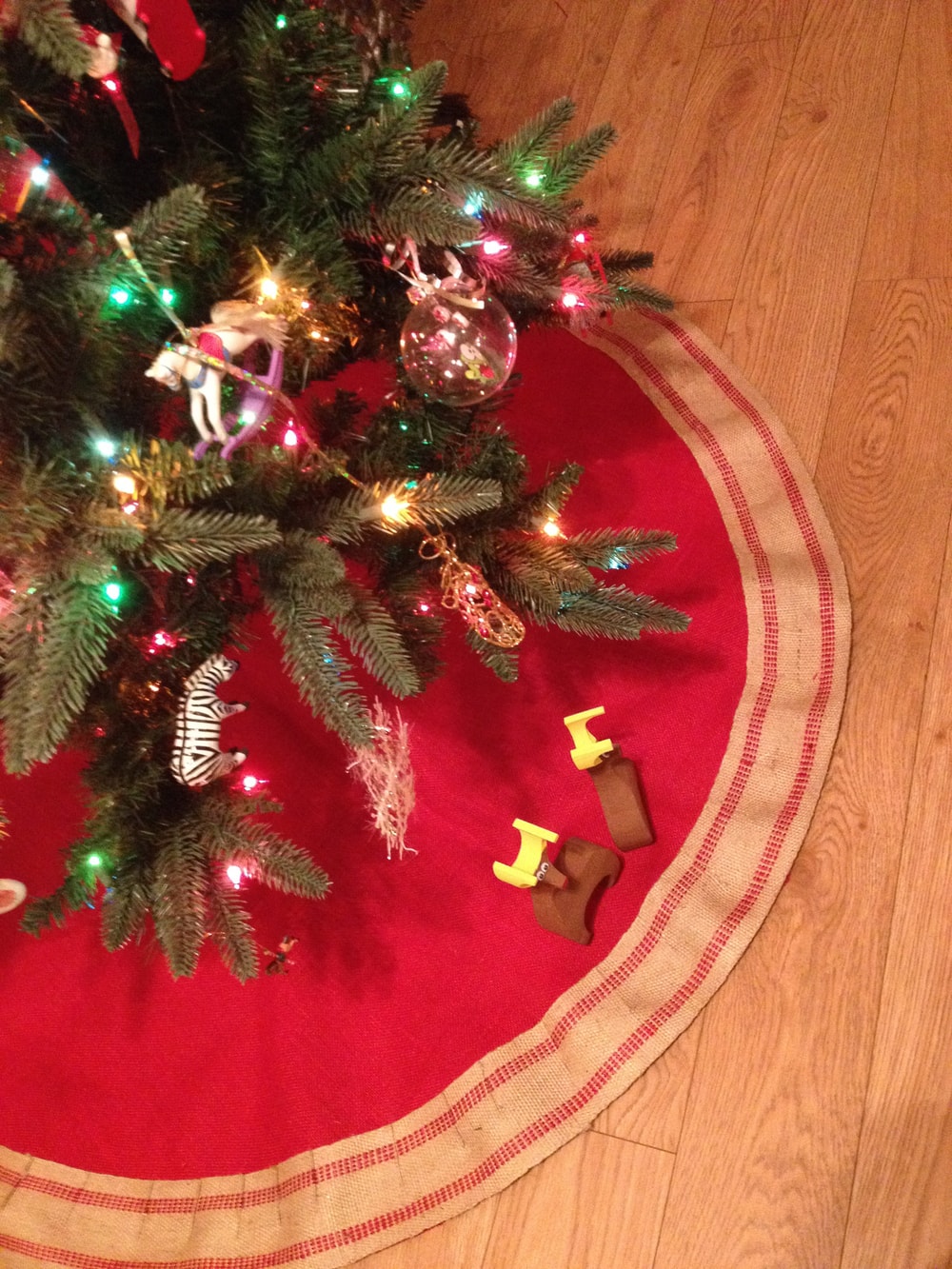 burlap tree skirt