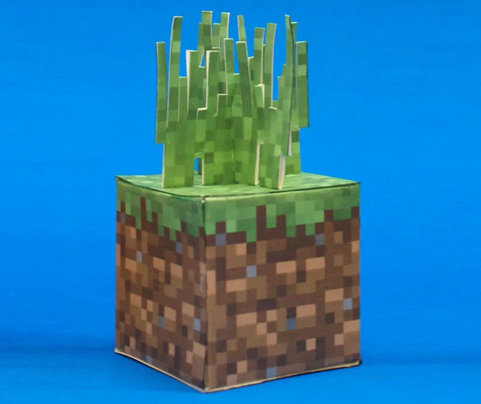 MINECRAFT GRASS BLOCK