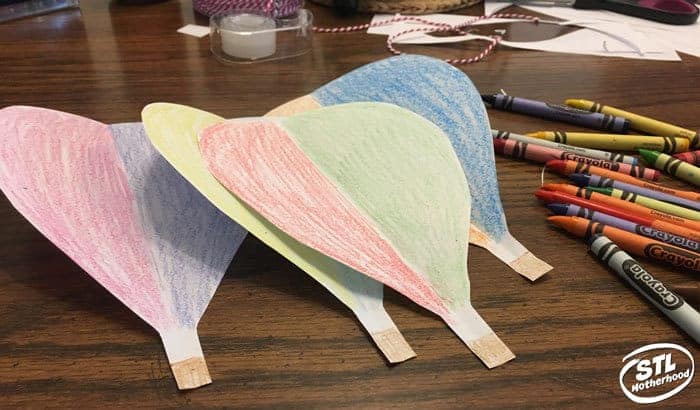 Easy 3D hot air balloon paper craft for kids of all ages. 