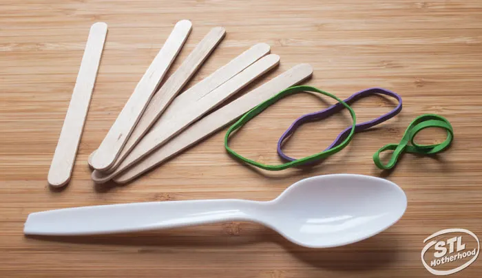 Simple Catapult with Popsicle Sticks and a Spoon - stlMotherhood