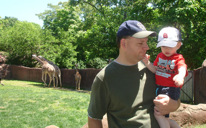 dad and baby at zoo