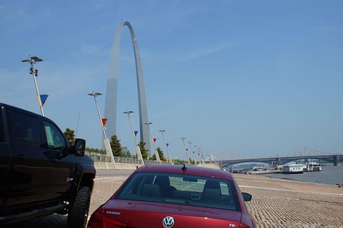 gateway arch riverboat parking