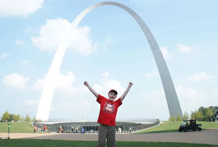 Mitch with the Gateway Arch