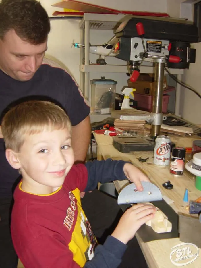 pinewood derby sand the car