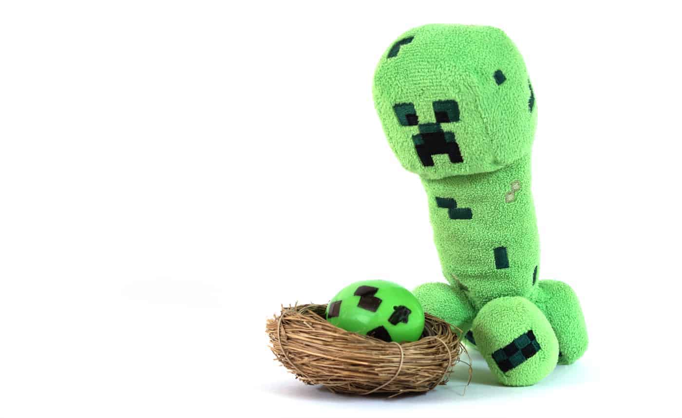 minecraft creeper with an egg