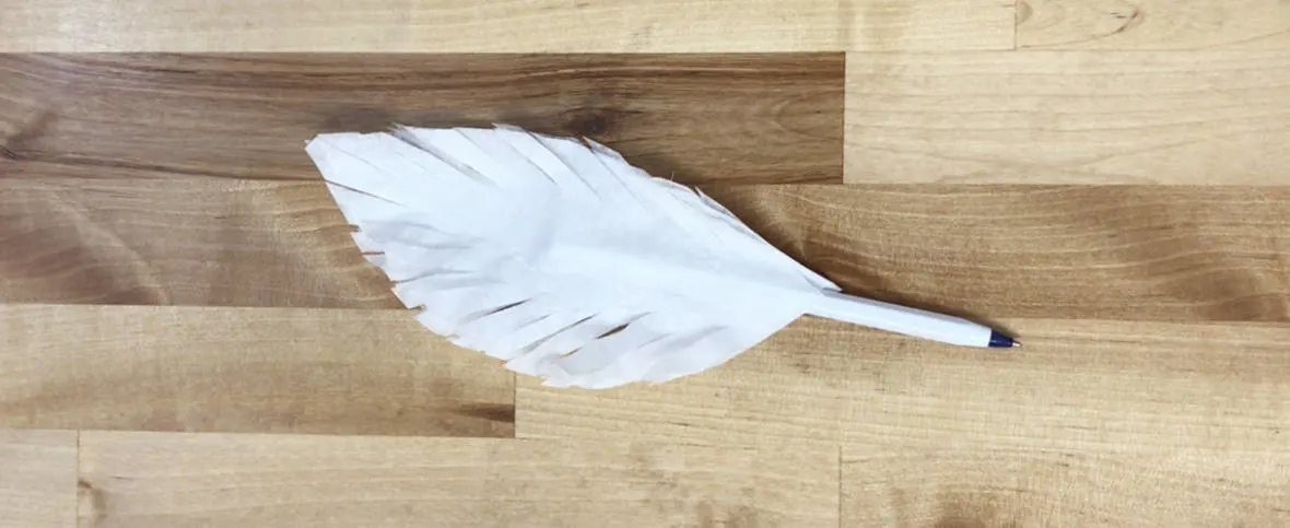 Craft Of The Day: Give Ordinary Pens A Pretty Look With Feathers