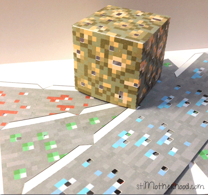 DIY Minecraft Light Up Blocks (with free printable) stlMotherhood