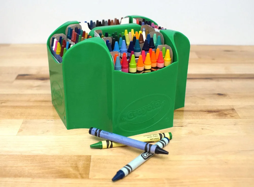 Crayola crayon caddy in green holds 152 crayons and a sharpener