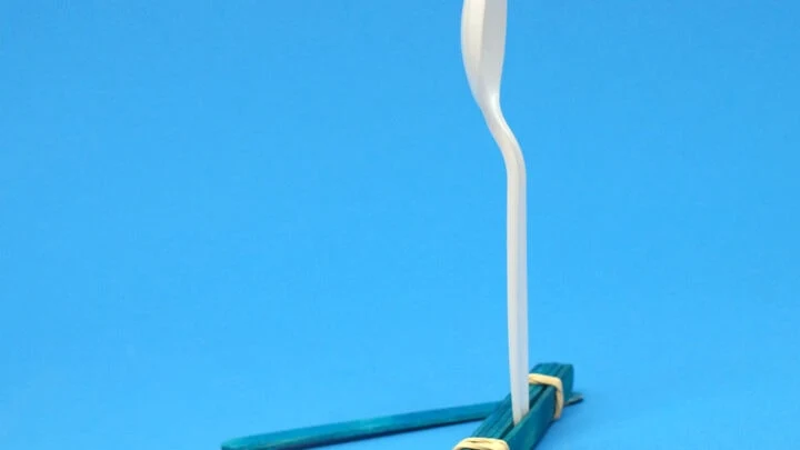 popsicle spoon catapult vertical design