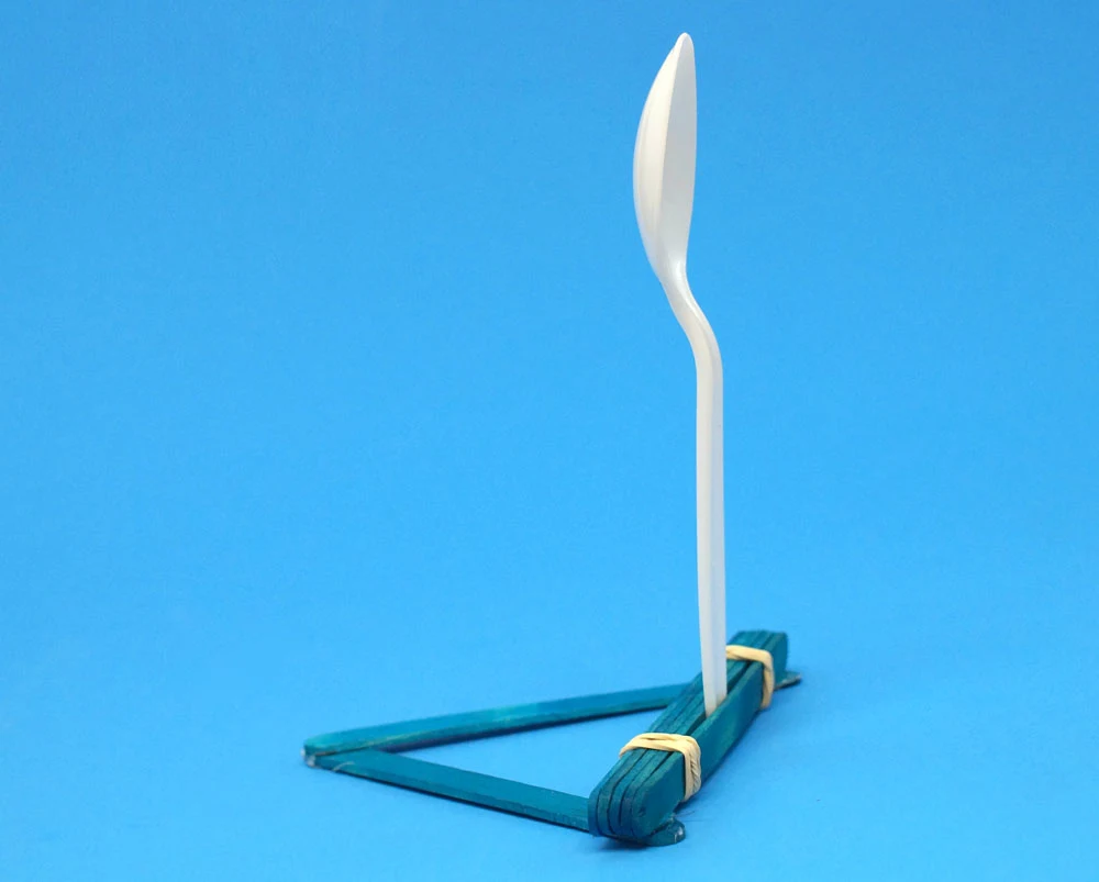 popsicle spoon catapult vertical design