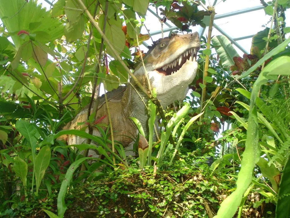 a dinosaur sculpture at the Missouri Botanical Garden