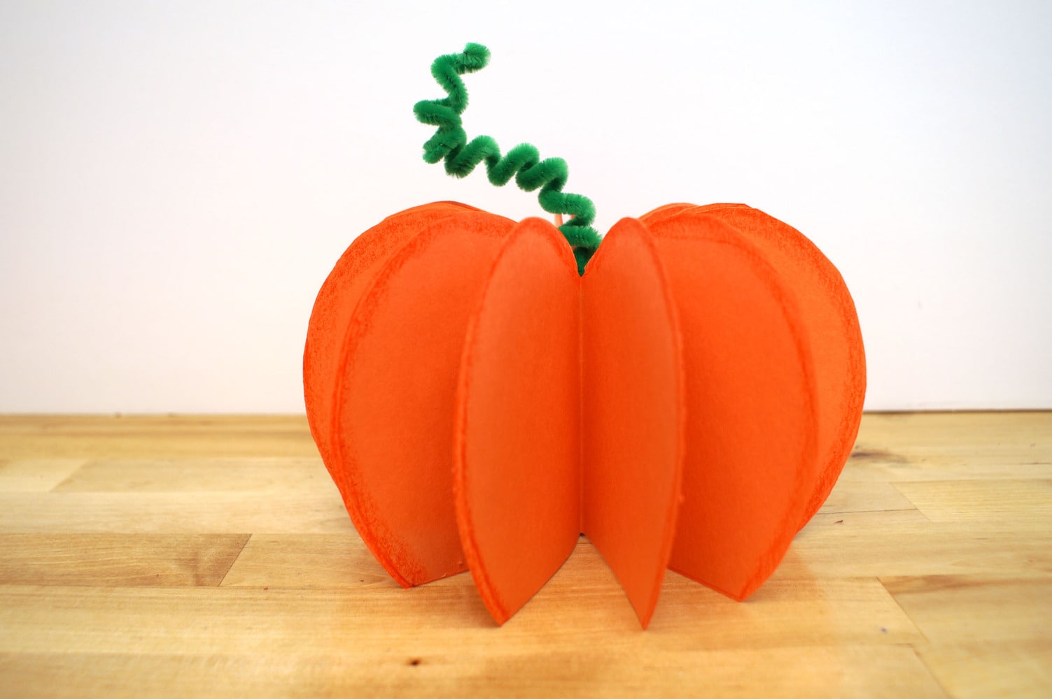 orange 3d paper pumpkin